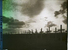 Image représentant France, Souain, Cimetière Français Contre jour sur les Tombes
