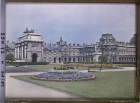 Image représentant Le Louvre et l'Arc de Triomphe du Carrousel