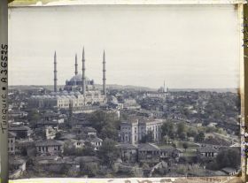 Image représentant Panorama sur la ville, dominée par Selimiye Camii (Mosquée du Sultan Selim II ou Grande Mosquée, 1569-1575)