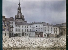 Image représentant Belgique, Namur, Place d'Armes et le Beffroi