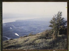 Image représentant France, Le Salève, Sommet du Grand Salève et le Lac Leman vue prise le soir