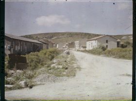 Image représentant France, Combres, Reconstructions et Crête de Combres