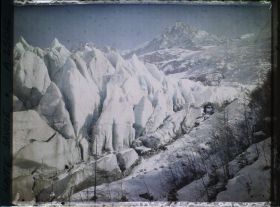 Image représentant France Les Alpes, Les Bossons, Vue d'ensemble du Glacier Aiguille du midi et Mt Blanc du Taeul