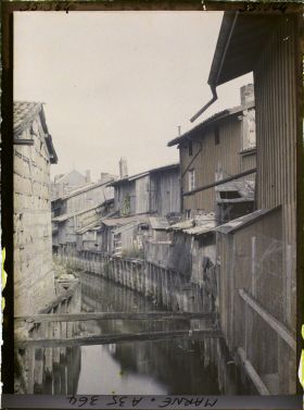 Image représentant France, Ste Menehould le haut, Vue sur le Canal