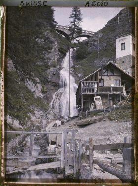 Image représentant Cascade et viaduc dans la région de St. Moritz