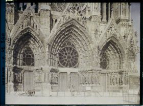 Image représentant France, Reims, La Cathédrale, les 3 Portails (façade principale)