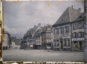 Image représentant France, Haguenau, Un coin de la Place d'Armes
