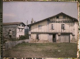 Image représentant France, Aïnhoa, Maisons basques
