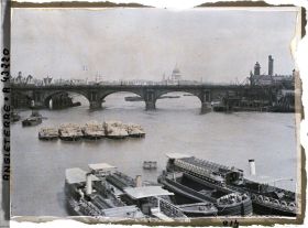 Image représentant La Tamise et au fond Saint Paul