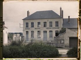 Image représentant France, Bourg et Comin, Ecole, Mairie, Caisse d'Epargne refaites