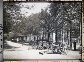 Image représentant Canons avenue des Champs-Elysées pour les fêtes de la Victoire des 13 et 14 juillet