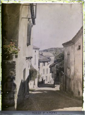 Image représentant Rue descendant vers la ville basse