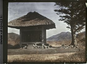 Image représentant Petit sanctuaire servant de halte aux pèlerins faisant l'ascension du Mont Fuji (Fuji-san)
