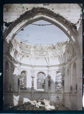 Image représentant L'église en ruines