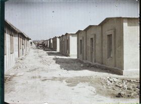 Image représentant France, Lens, Rue de Maisons en Ciment