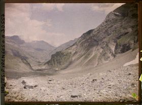 Image représentant France, Panorama dans la direction de Gavarnie prise du fond du cirque