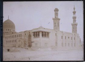 Image représentant Vue d'un angle de la mosquée du sultan Barkouk