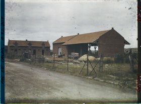 Image représentant France, Souchez, Reconstruction d'une ferme