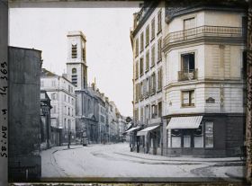 Image représentant La rue Saint-Jacques à l'angle de la rue des Ursulines, l'église St-Jacques-du-Haut-Pas