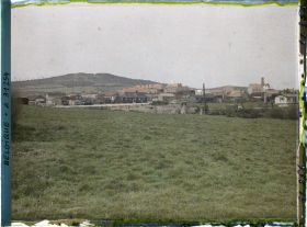 Image représentant Belgique, Kemmel, Vue Générale du Village et du mont Kemmel (une vue prise vers le Sud)