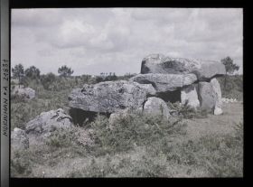 Image représentant L'allée couverte de Mané-Kerioned, route d'Auray à Carnac.