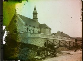 Image représentant France, Chavonne, Eglise reconstruite autre vue