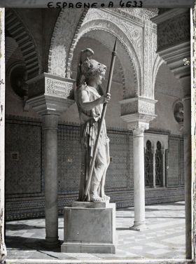 Image représentant Espagne, Séville, Pallas (Patio de la Mon de Pilatos)