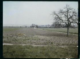 Image représentant France, Les Clayes, Les Champs vus des Clayes vers la Gare, vers le N-E