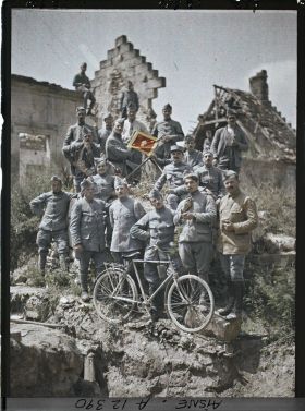 Image représentant Les sous-officiers du 370e régiment d'infanterie ayant subi l'attaque du 8 juillet 1917 au Chemin des Dames
