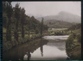 Image représentant France, Bidarray, Vue prise du Vieux Pont vers l'aval
