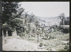 Image représentant vue vers une ville (Nagasaki ?)