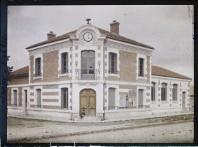 Image représentant France, Binarville Marne (210 h), La Mairie et les Ecoles