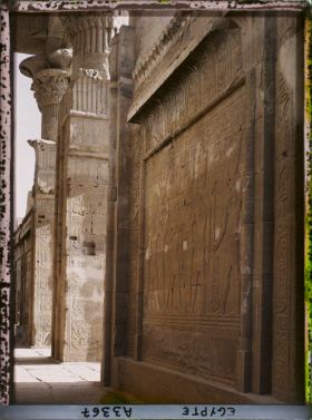 Image représentant Colonnes de l'entrée du temple