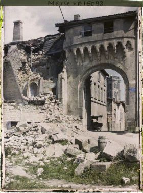 Image représentant France, Verdun, La porte Châtel et la Tour de la Cathédrale