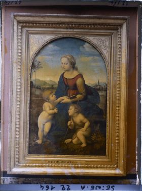 Image représentant La Vierge à l'Enfant avec le petit saint Jean-Baptiste, dite La Belle Jardinière, Raphaël, musée du Louvre