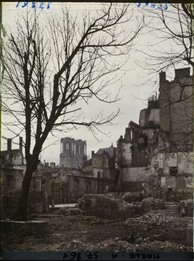 Image représentant France, Reims, Effet du soir vers la Cathédrale