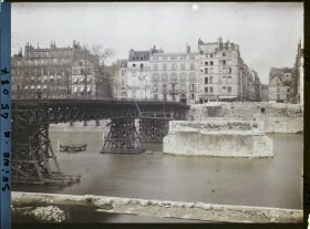 Image représentant Le quai de Béthune et le pont de la Tournelle en reconstruction