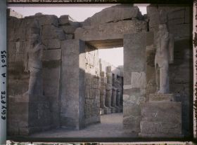 Image représentant Entrée du temple de Ramsès III