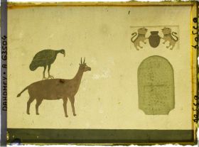 Image représentant Décor peint d'antilope, oiseau-cardinal et lions sur la djononho ou case des étrangers dans la première cour du palais de  null Glélé