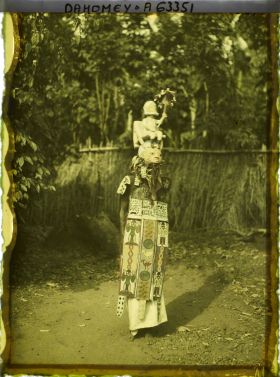 Image représentant Danseur avec le masque " Malilaloqué " (chef musulman)