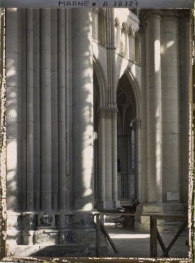 Image représentant France, Reims, Intr de la Cathédrale : la nef droite