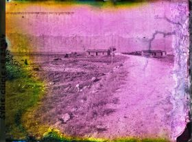 Image représentant Le village de Mourad Pacha et au fond le Jibal Al Amanos (Monts Amanus)