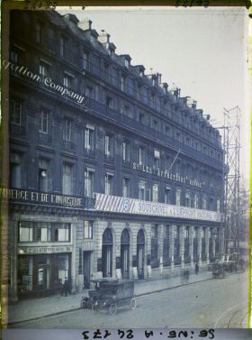 Image représentant L'emprunt national de 1920 au 15 rue Scribe, vue prise de l'Opéra Garnier