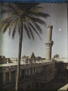 Image représentant L'un des minarets de la mosquée du Cheikh Abdel-Kader el-Gaïlani (XVIIe siècle)