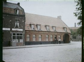 Image représentant France, Béthune, Vieille Auberge dont le toit est refait