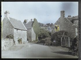 Image représentant La sortie sud du village