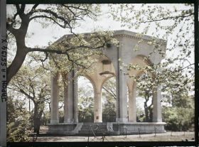 Image représentant Hibiya-koen (parc de Hibiya), kiosque à musique