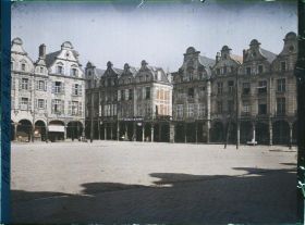 Image représentant France, Arras, Petite Place vers la rue de la Taillerie