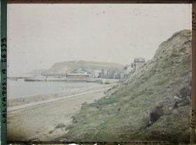 Image représentant Falaise de la Bonne Vierge et aiguille de la Poissonnerie (?)