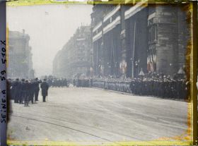 Image représentant Les obsèques du maréchal Foch à la cathédrale Notre-Dame, le départ du cortège funèbre